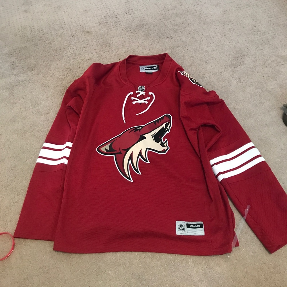 Coyotes jersey